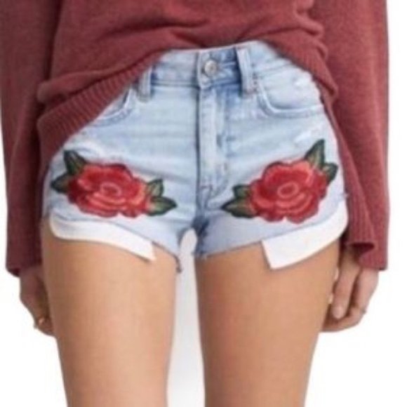 American Eagle Outfitters Pants - American Eagle Super Stretch Rose Embroidered Hi-Rise Shortie